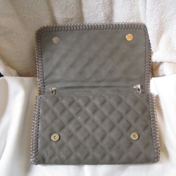 Gray Quilted Vegan Leather Clutch Handbag Purse Chain Strap - Picture 2 of 7